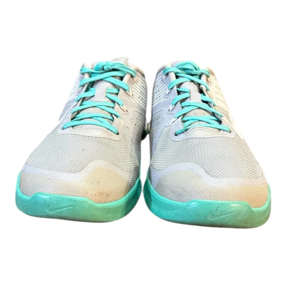Nike Metcon 2 Athletic Shoes - White and Aqua Men’s Size 8.5 Women’s 10